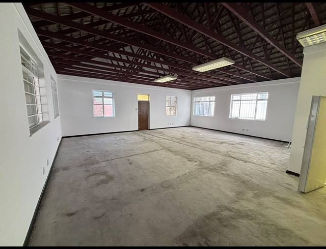 225M² WAREHOUSE TO LET IN EPPING INDUSTRIAL